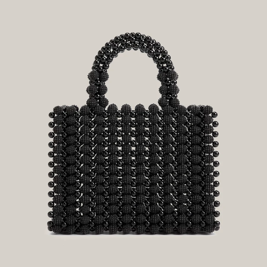 Bolso negro tejido en perlas