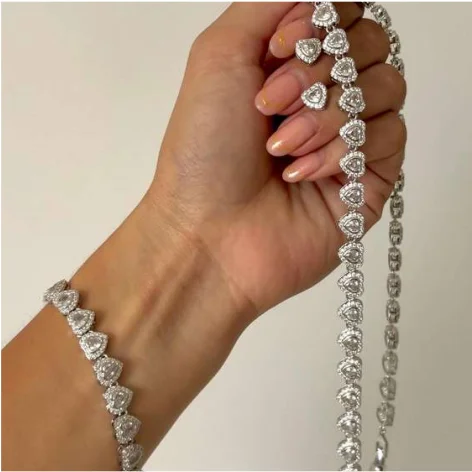 Pulsera y collar de corazones con circones